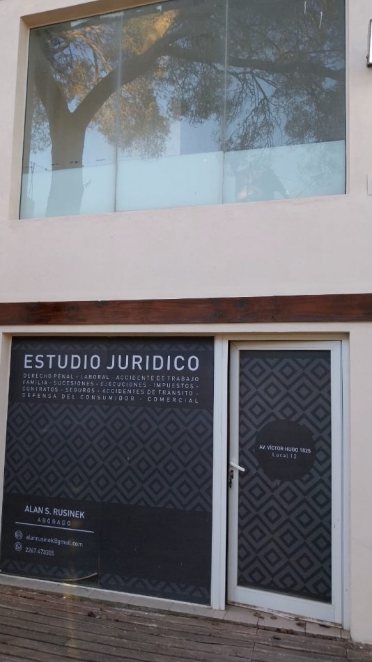 SE VENDE  LOCAL COMERCIAL EN OSTENDE 