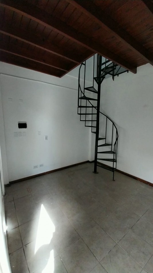 SE VENDE  LOCAL COMERCIAL EN OSTENDE 