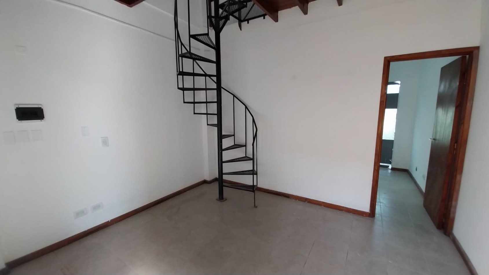 SE VENDE  LOCAL COMERCIAL EN OSTENDE 