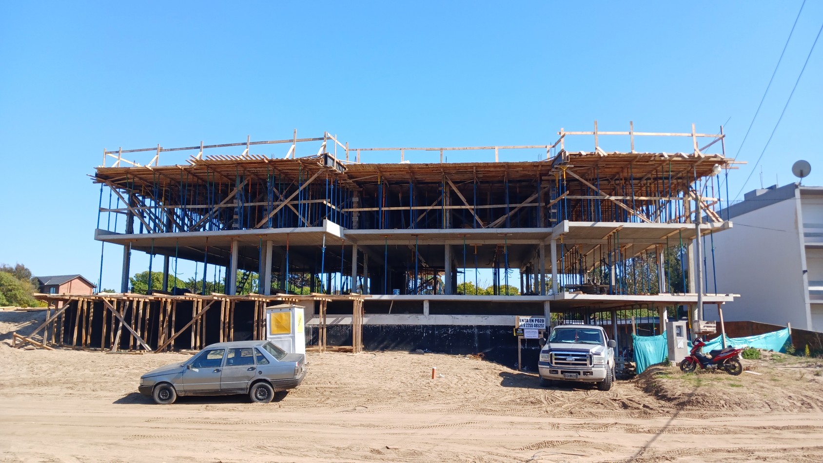 Venta de dpto 2 y 3 amb. en pozo - Complejo Cefiro - Av.1 y Paseo 148 - Villa Gesell