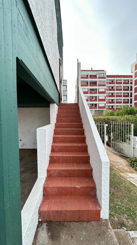 ¡OPORTUNIDAD UNICA FRENTE AL MAR! Departamento de 2 Ambientes + Cochera cerrada - Edif "Maryvent I"