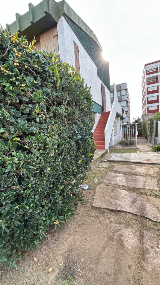¡OPORTUNIDAD UNICA FRENTE AL MAR! Departamento de 2 Ambientes + Cochera cerrada - Edif "Maryvent I"