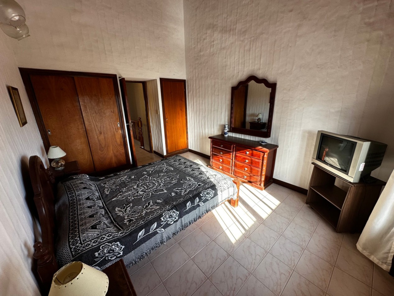 Alquiler temporario - Amplio Duplex - Av. 1 e/105 y 107 - EDIF. PALMERAS VII - Villa Gesell