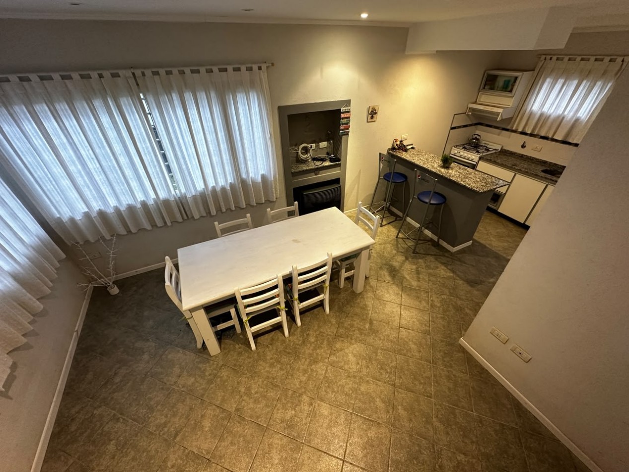 DUPLEX EN VENTA EN VILLA GESELL | 2 DORMITORIOS | PATIO, PARRILLA Y COCHERA | GRAN POTENCIAL DE INVERSION