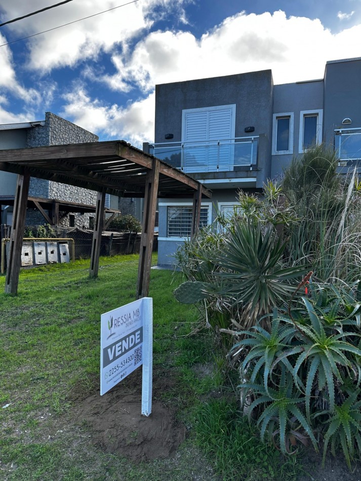 DUPLEX EN VENTA EN VILLA GESELL | 2 DORMITORIOS | PATIO, PARRILLA Y COCHERA | GRAN POTENCIAL DE INVERSION