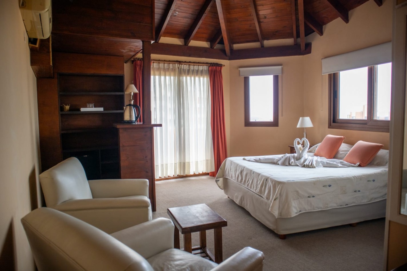 Hotel en Venta en Villa Gesell | Complejo Kaiken I y II - con 4.700 m² Totales - Av. 2 esquina 121