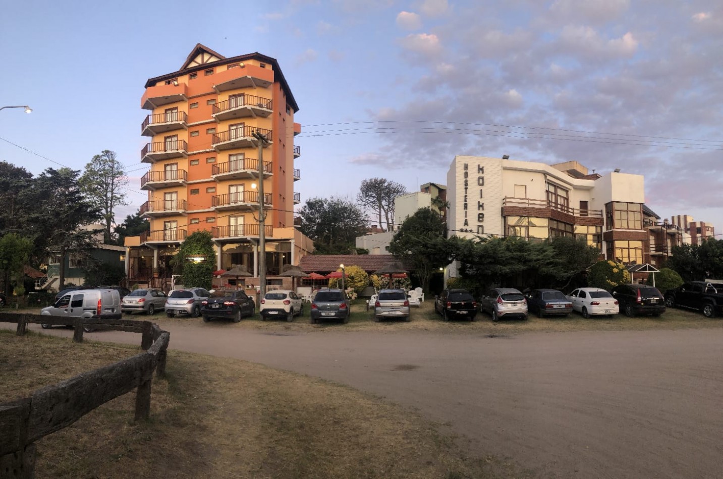 Hotel en Venta en Villa Gesell | Complejo Kaiken I y II - con 4.700 m² Totales - Av. 2 esquina 121