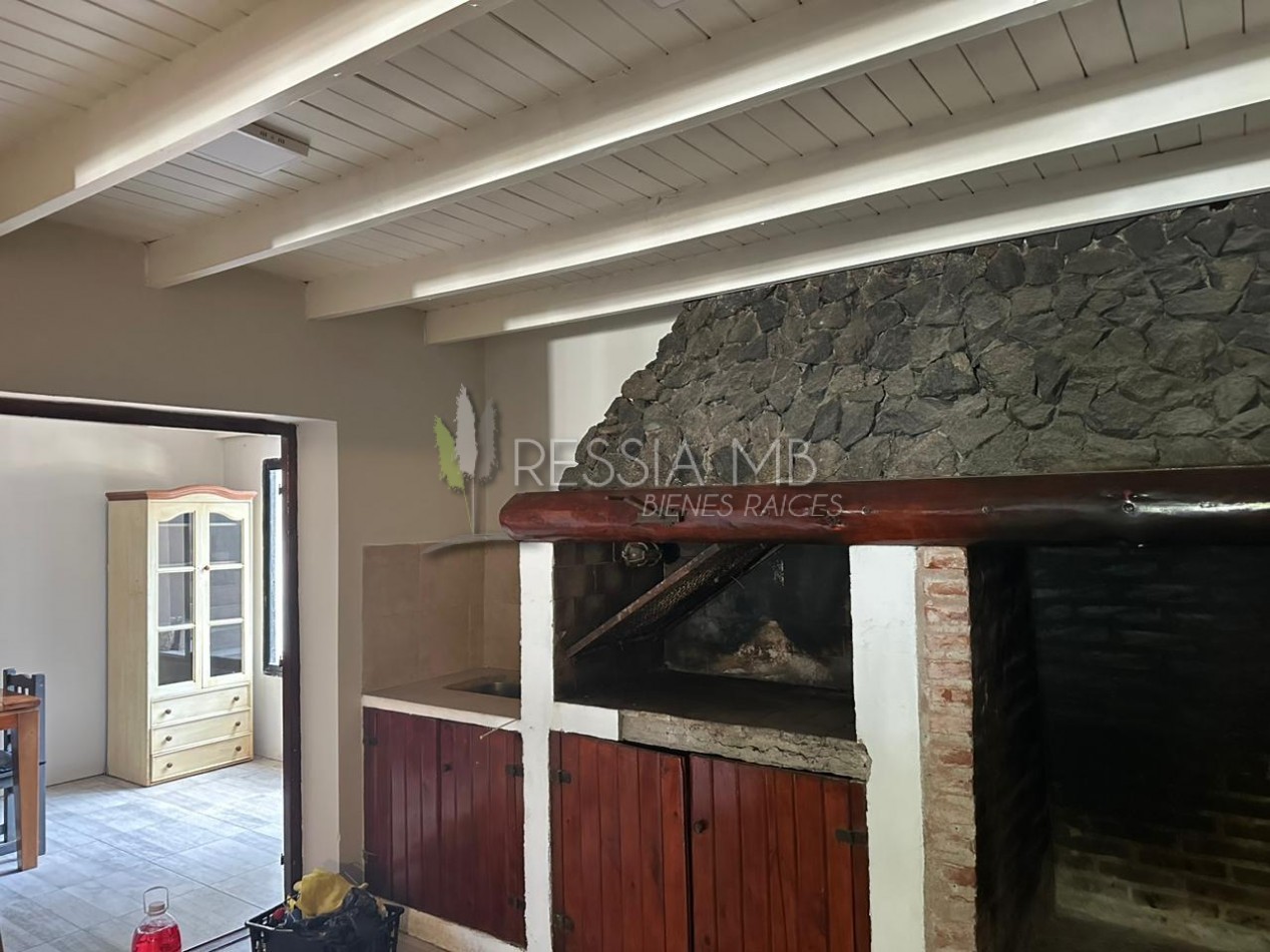 Destacada casa en venta sobre 3 lotes -  Calle 35 entre Viña del Mar y Punta del Indio - Mar Azul