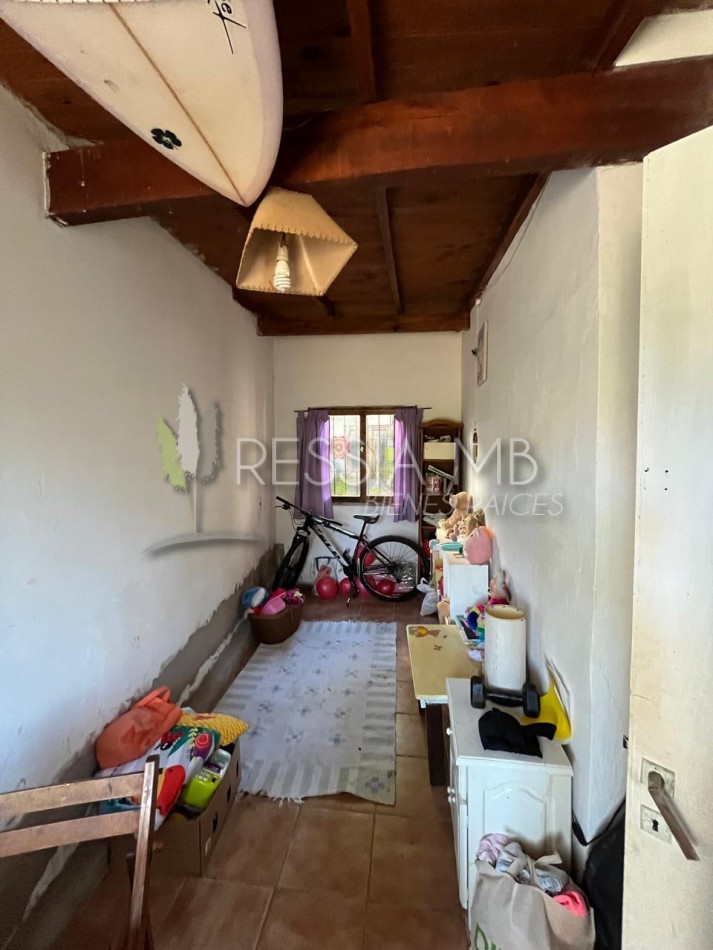 CASA EN VENTA DE 5 AMBIENTES EN ZONA CENTRO DE VILLA GESELL