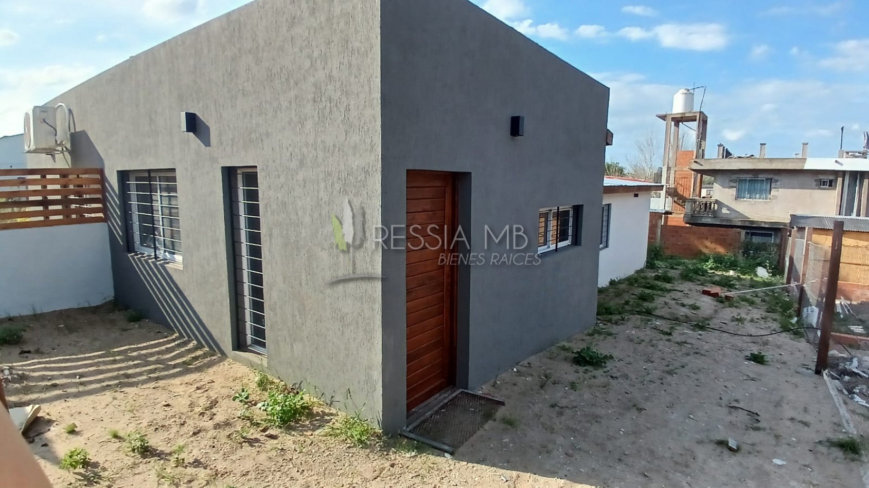 Casa a Estrenar de 3 ambientes en Venta Villa Gesell