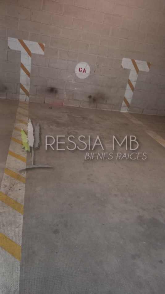 Departamento en venta amoblado con cochera, baulera y vista - A metros del mar en Villa Gesell