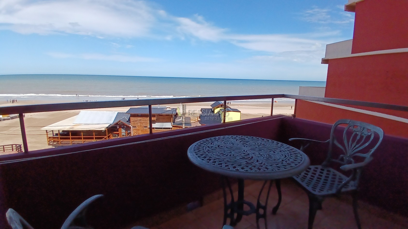 Departamento en VENTA - 2°piso - Con vista al mar