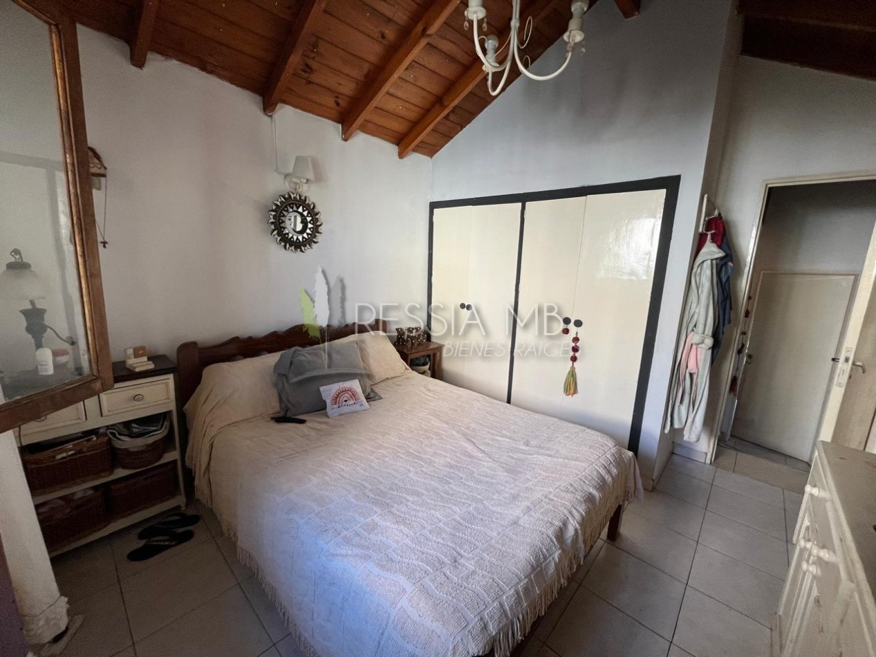 CASA EN VENTA DE 5 AMBIENTES EN ZONA CENTRO DE VILLA GESELL