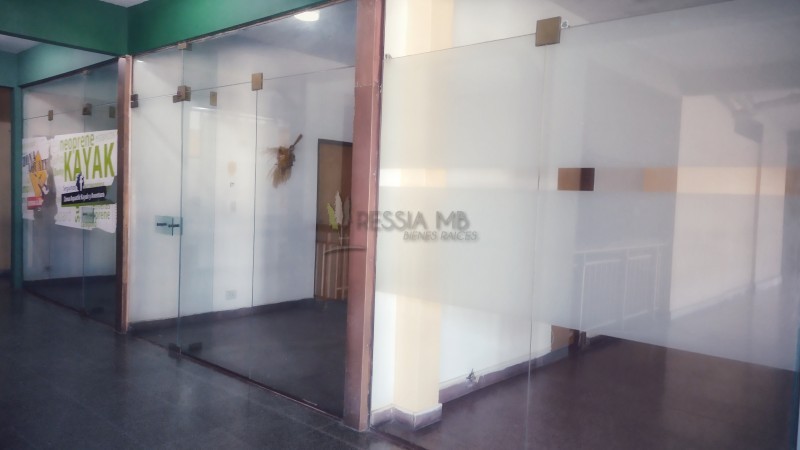 LOCALES EN EXCELENTE UBICACION EN VILLA GESELL