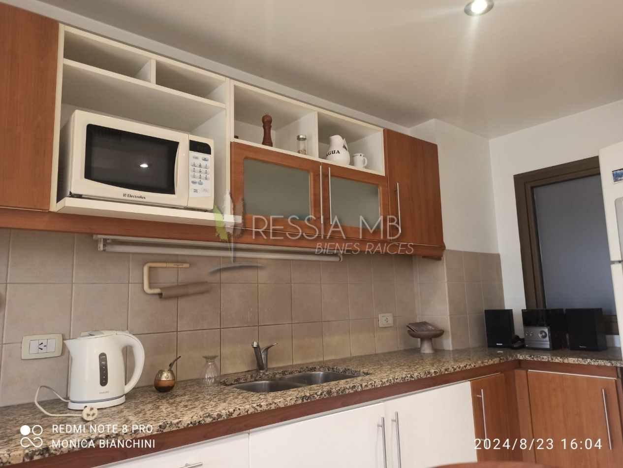 EN VENTA HERMOSO SEMIPISO DE 5 AMBIENTES EN EDIFICIO BUILDING EN LA PLATA