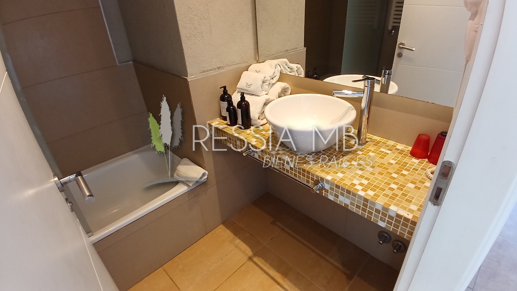 Venta de Dpto 2 y 3 amb. - COMPLEJO MECA  - Av. 1 y 151 - Villa Gesell