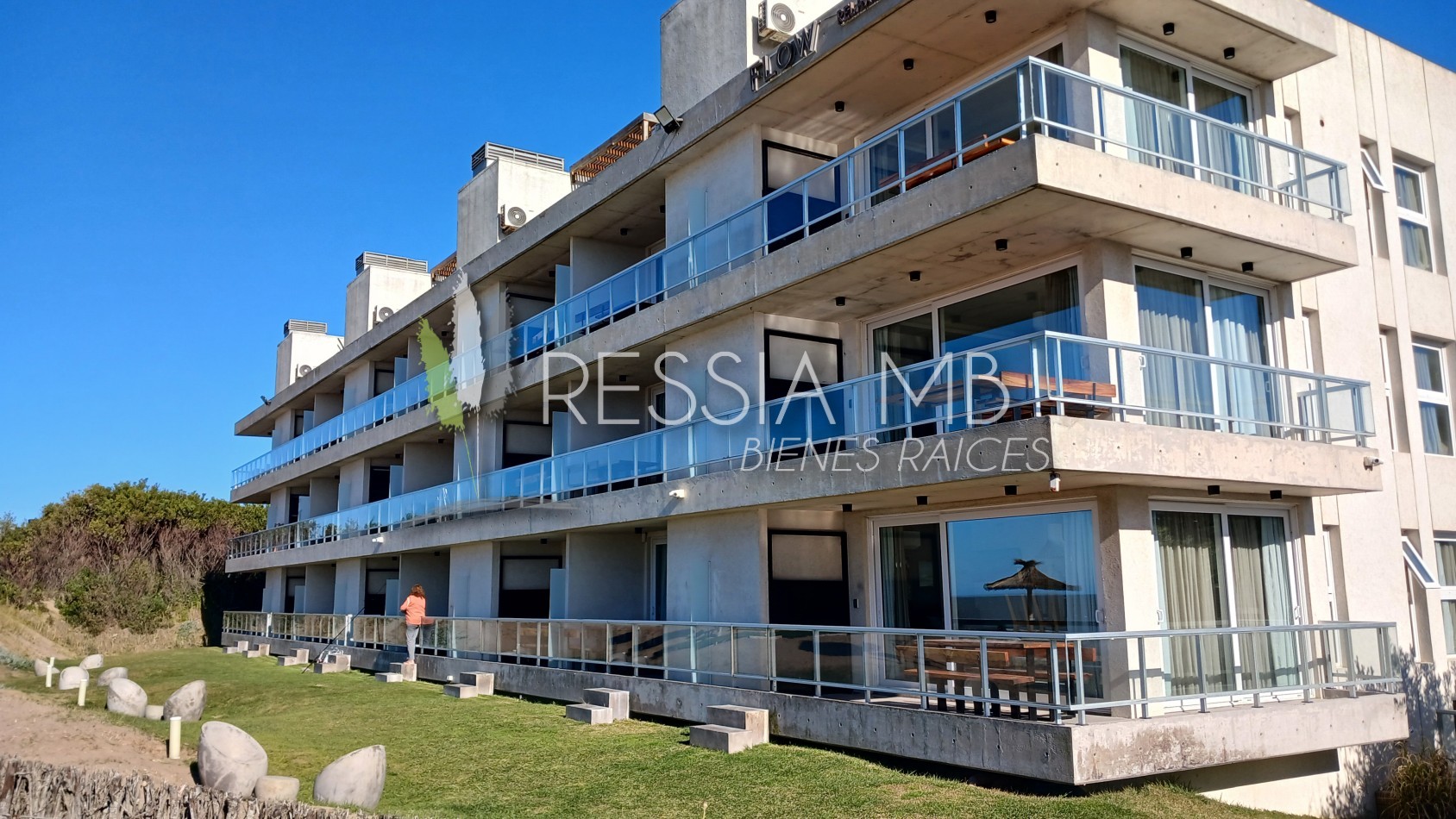 Dpto. en venta - 2 ambientes en terraza frente al mar - COMPLEJO FLOW - Las Gaviotas