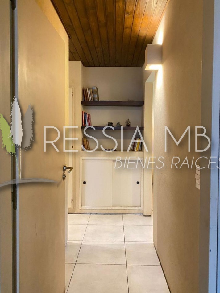 Hermosa casa en venta - 4 dormitorios - Calle 43 e/ Pinamar y Punta del indio - Mar Azul (con opcion a lote lindero)