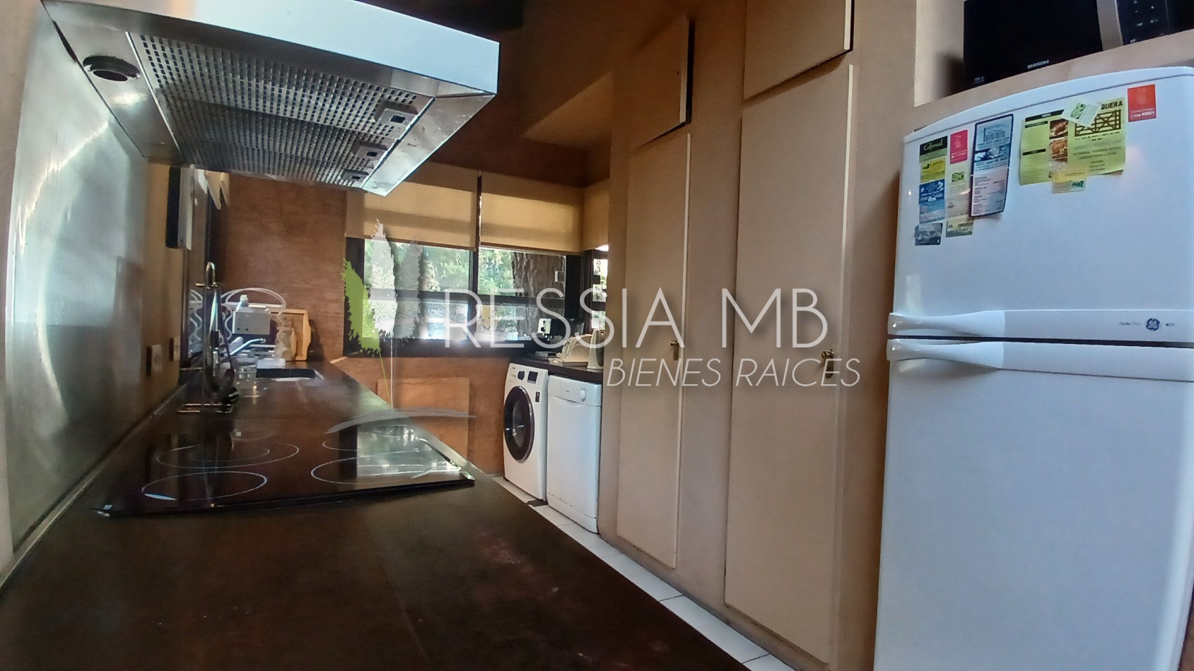 Hermosa casa en venta - 4 dormitorios - Calle 43 e/ Pinamar y Punta del indio - Mar Azul (con opcion a lote lindero)
