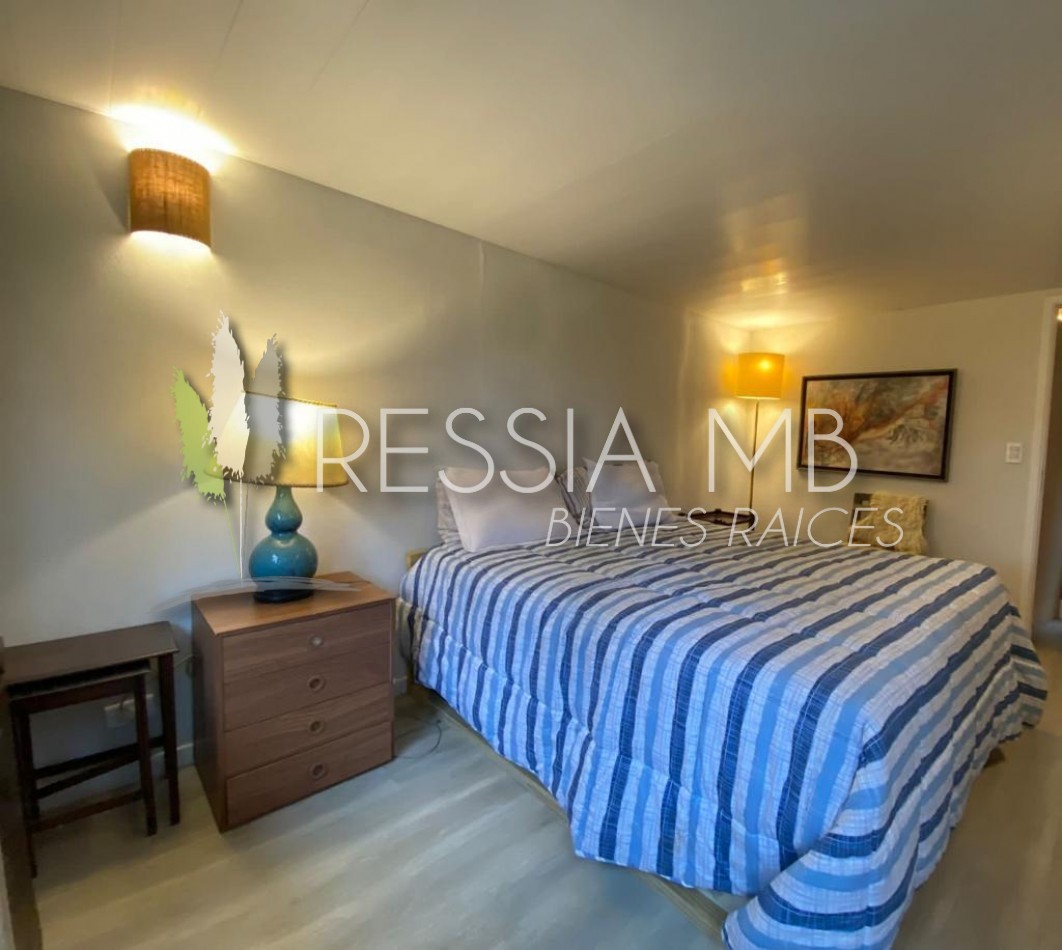 Hermosa casa en venta - 4 dormitorios - Calle 43 e/ Pinamar y Punta del indio - Mar Azul (con opcion a lote lindero)