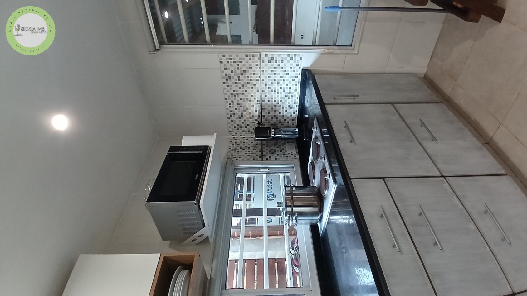 VENTA DE CASA + 3 DPTOS TODO EN BLOCK - AV. 18 Y PASEO 101 - VILLA GESELL