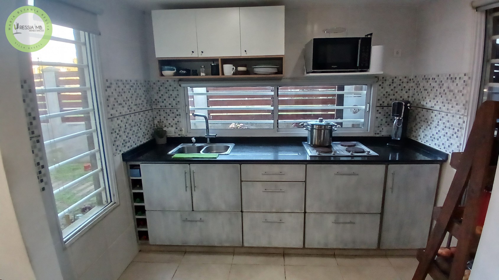 VENTA DE CASA + 3 DPTOS TODO EN BLOCK - AV. 18 Y PASEO 101 - VILLA GESELL