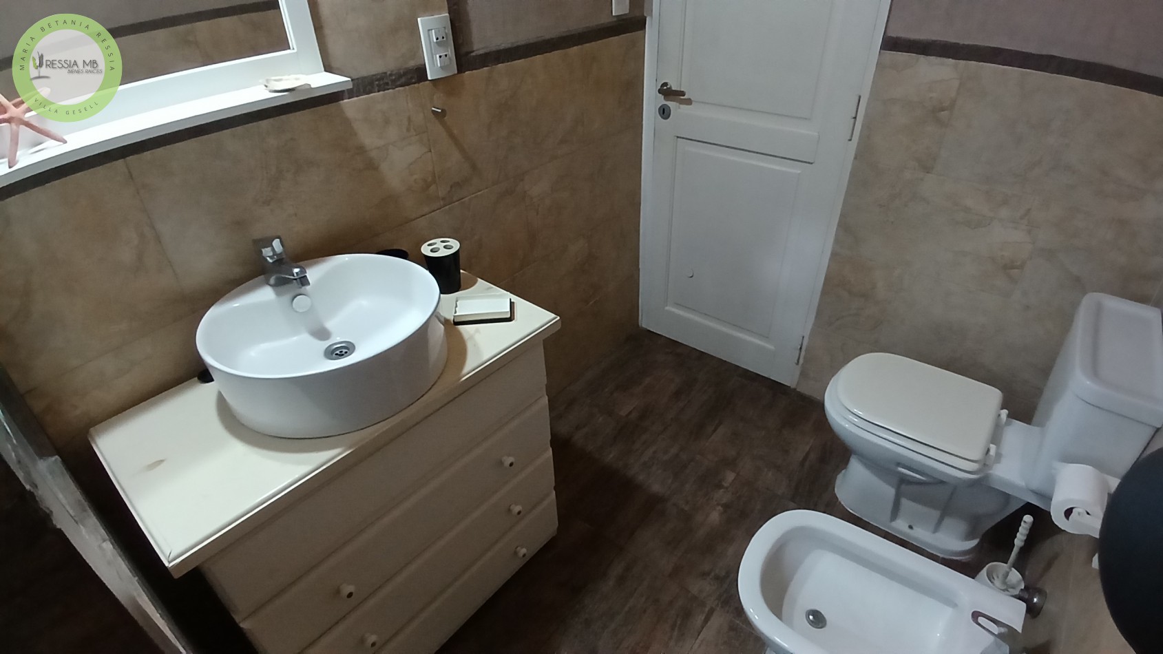 Casa en Venta - 3 Dormitorios + gran parque arbolado - Mar de las Pampas