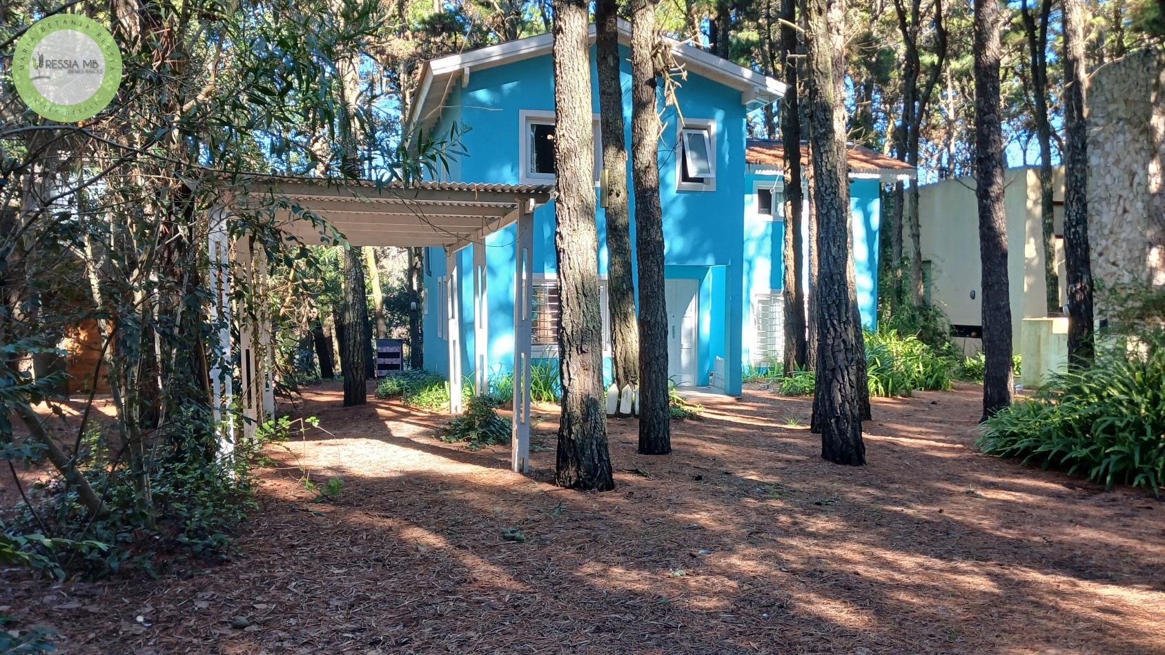Casa en Venta - 3 Dormitorios + gran parque arbolado - Mar de las Pampas