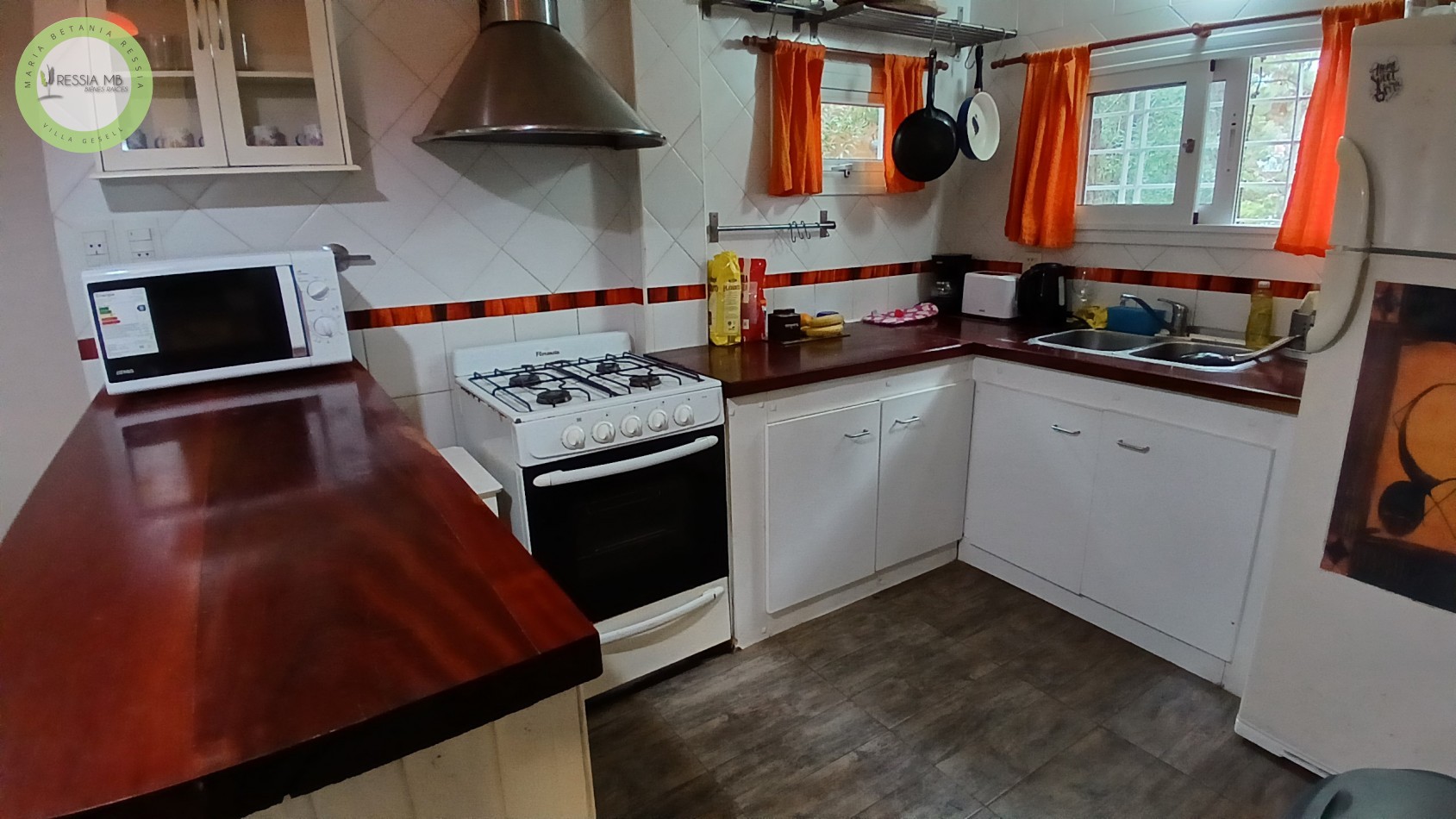 Casa en Venta - 3 Dormitorios + gran parque arbolado - Mar de las Pampas
