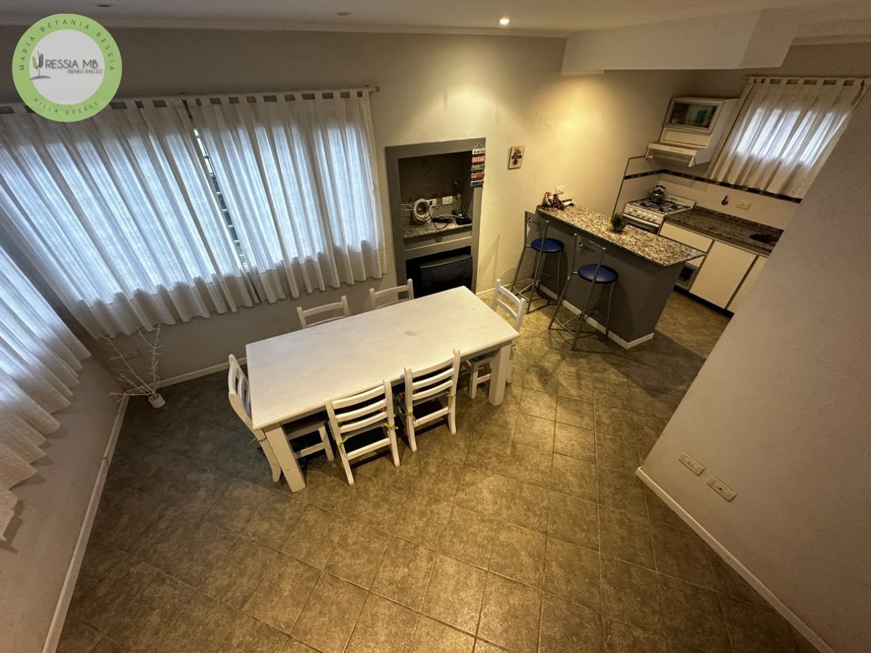 DUPLEX EN VENTA EN VILLA GESELL | 2 DORMITORIOS | PATIO, PARRILLA Y COCHERA | GRAN POTENCIAL DE INVERSION