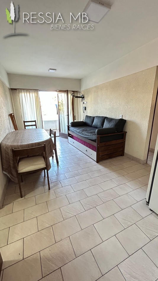 Dpto en venta - Av. 3 y Paseo 104 - Plaza Primera Junta - Villa Gesell