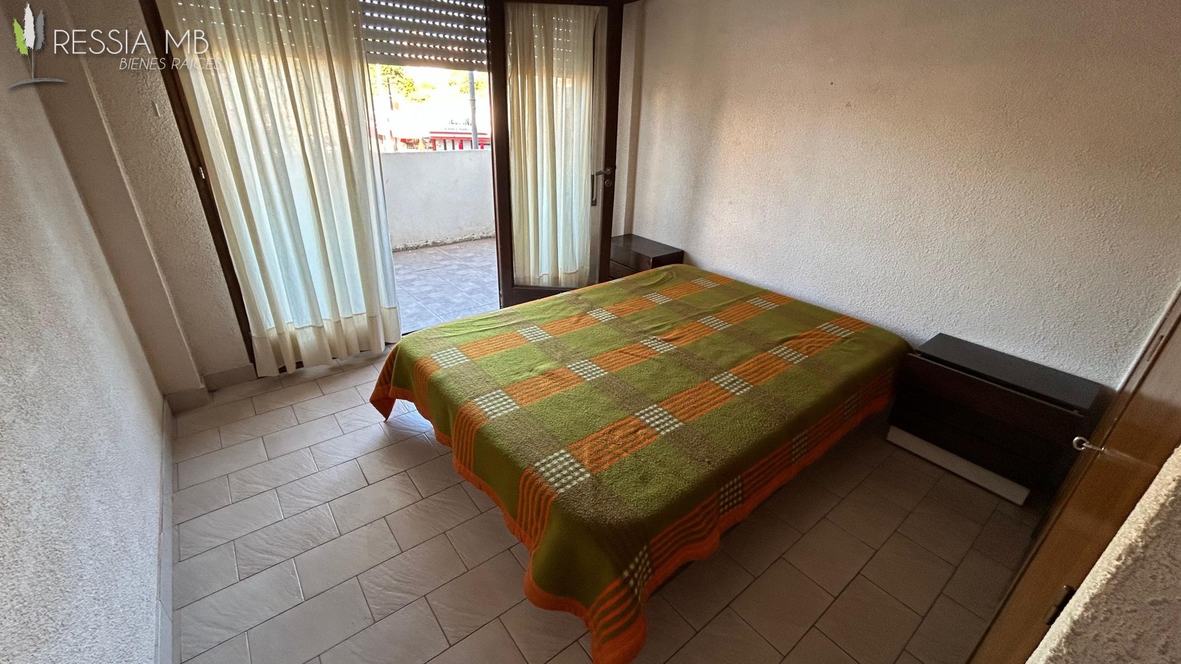 Dpto en venta - Av. 3 y Paseo 104 - Plaza Primera Junta - Villa Gesell