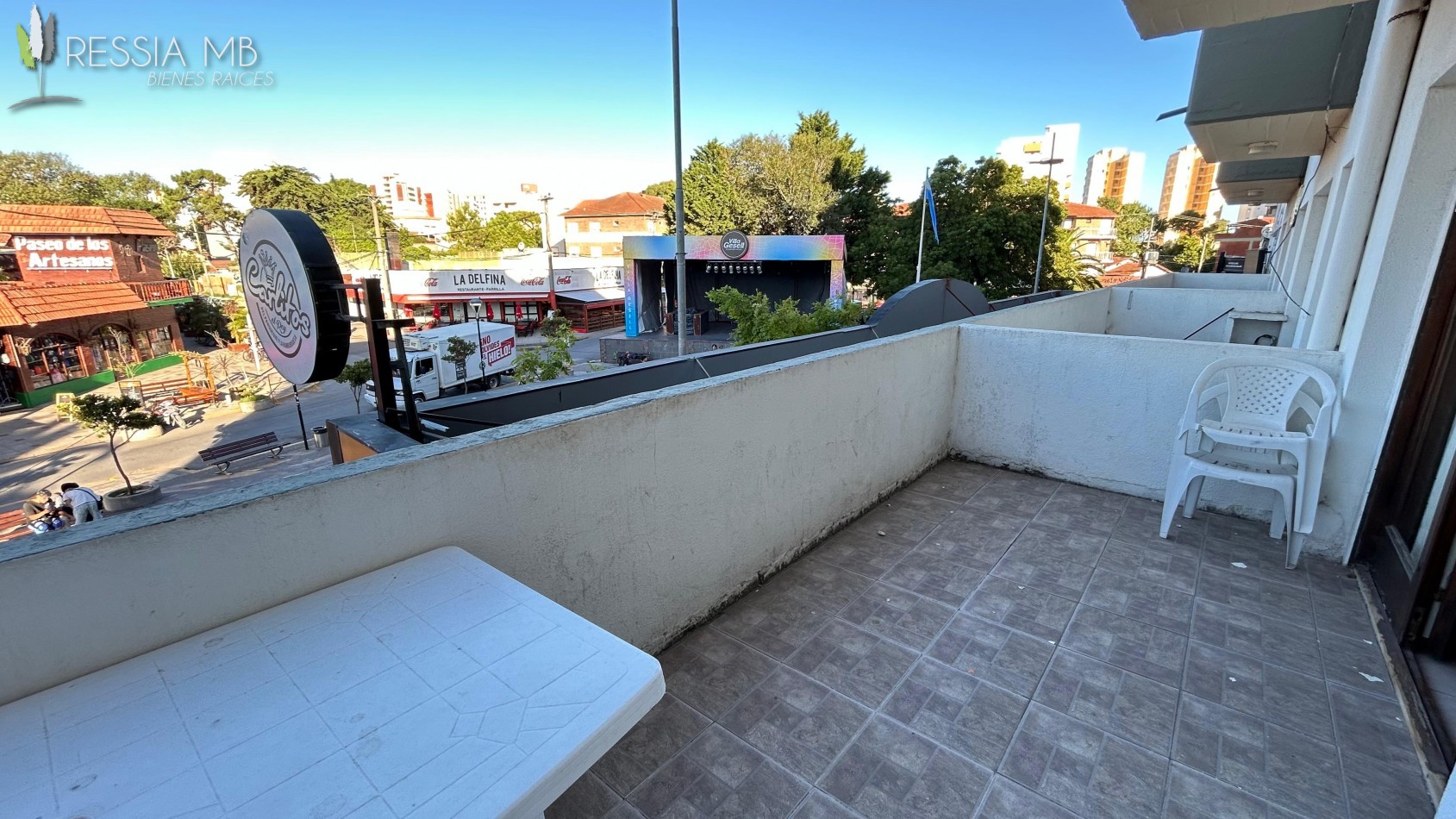 Dpto en venta - Av. 3 y Paseo 104 - Plaza Primera Junta - Villa Gesell