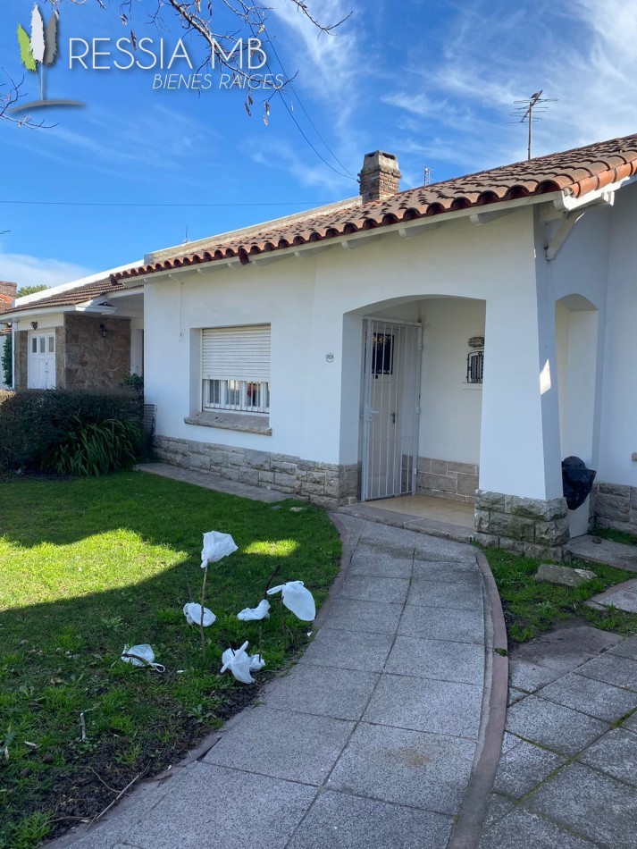 Casa en Venta - 2 dormitorios  - Barrio Jorge Newbery - Canada N° 2029 - Mar del Plata