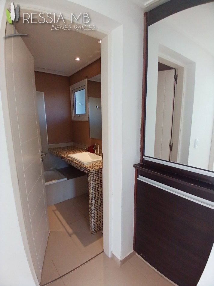 Venta de dpto. - COMPLEJO NOVAVISTA - 2° piso - Av. 1 e/Paseo150 y 151 - Villa Gesell (Cul de Sac)