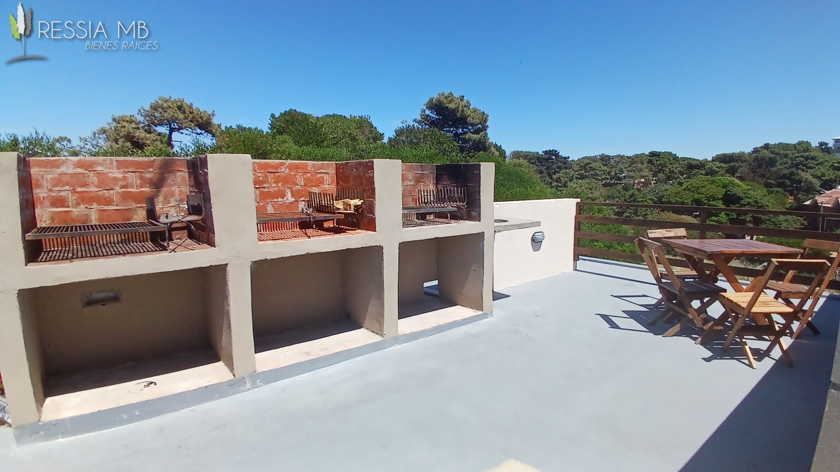 Venta de dpto. - COMPLEJO NOVAVISTA - 2° piso - Av. 1 e/Paseo150 y 151 - Villa Gesell (Cul de Sac)