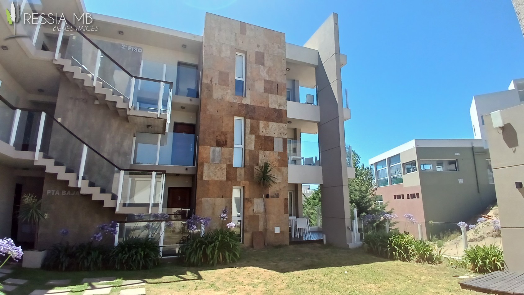 Venta de dpto. - COMPLEJO NOVAVISTA - 2° piso - Av. 1 e/Paseo150 y 151 - Villa Gesell (Cul de Sac)