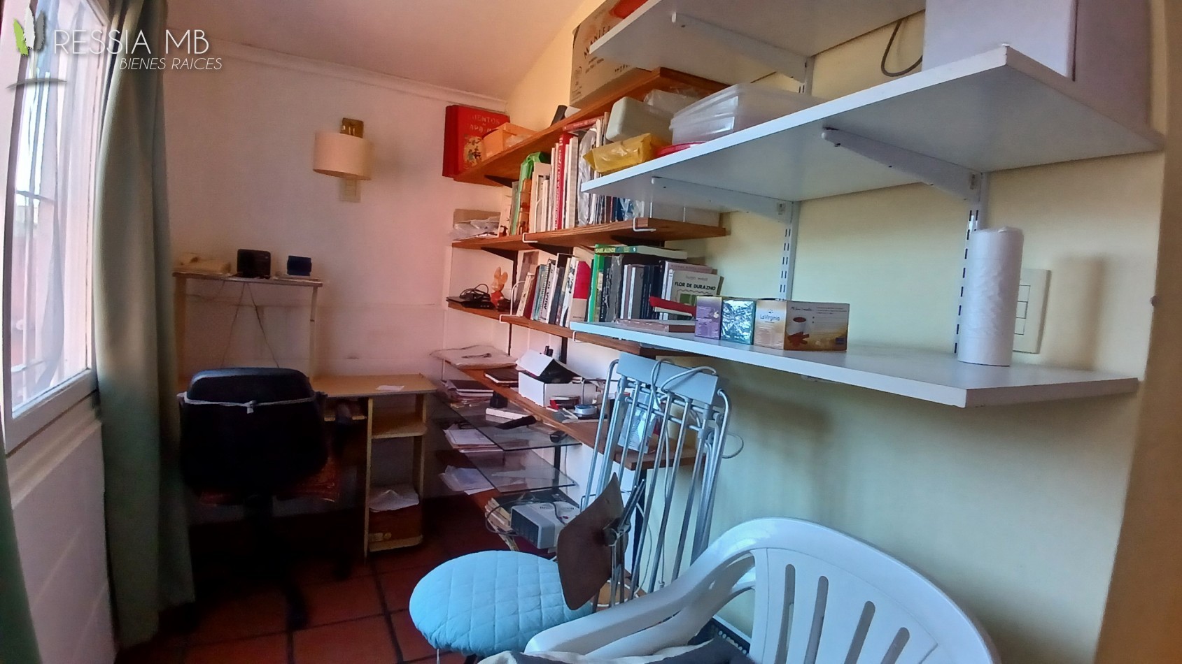 CASA EN VENTA EN TERRENO MULTIFAMILIAR- HOTELERO - Paseo 118 e/1 y 2 - Villa Gesell