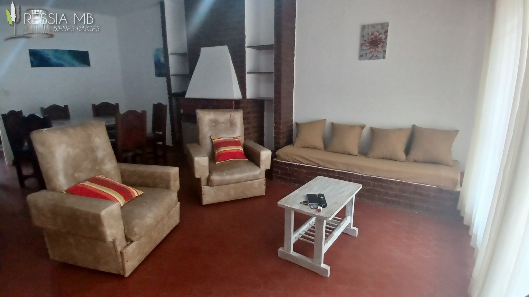 Venta de casa 5 amb. + monoambiente - Av. 7 e/104 y 105 - Villa Gesell