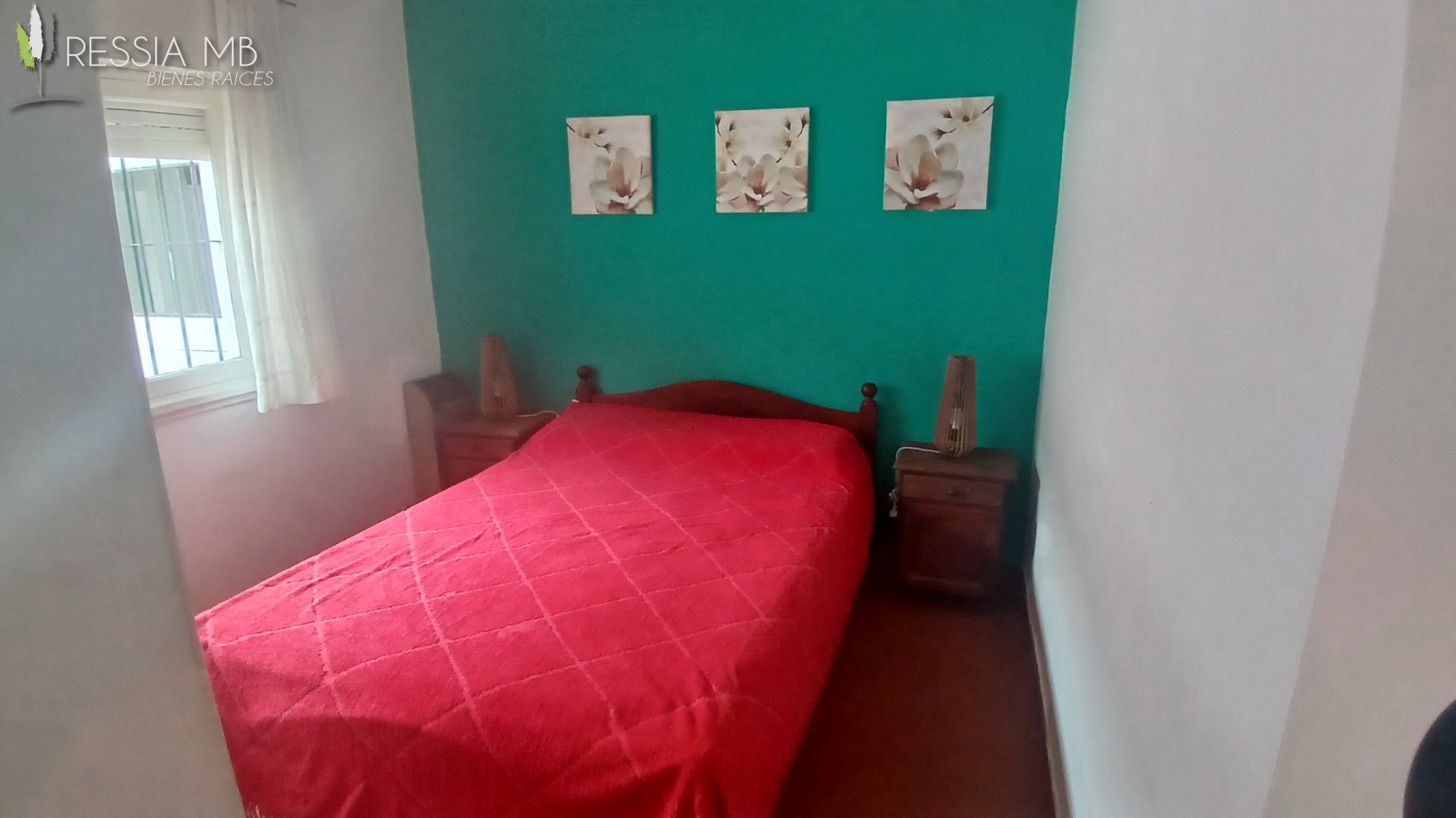 Venta de casa 5 amb. + monoambiente - Av. 7 e/104 y 105 - Villa Gesell