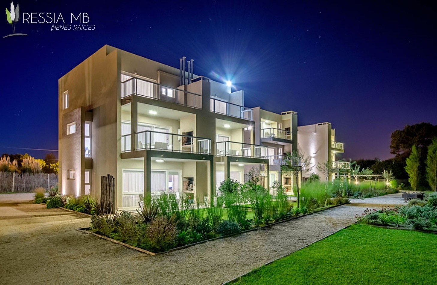 Monoambiente en venta - Complejo ALTOS DE COLONIA - Paseo 172 e/2 y 3 - Colonia Marina