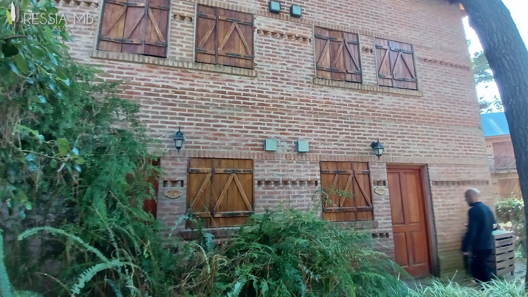 Complejo "Pinares del Mar" en venta - Calle 43 y Mar del Plata - en Mar Azul