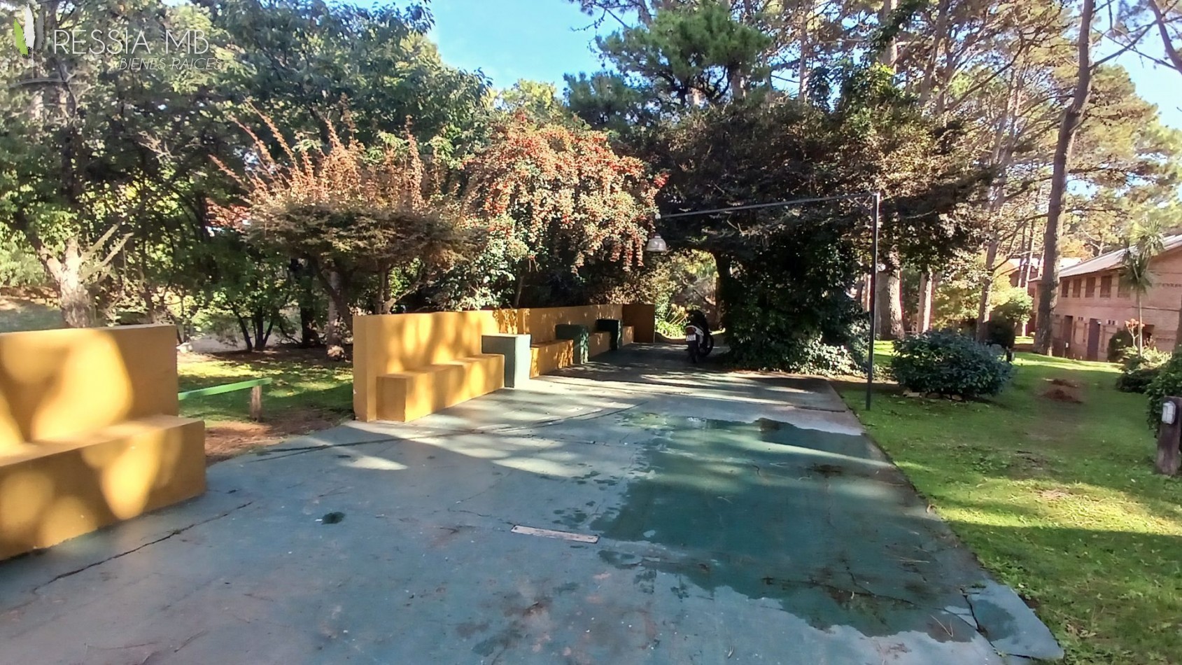 Complejo "Pinares del Mar" en venta - Calle 43 y Mar del Plata - en Mar Azul