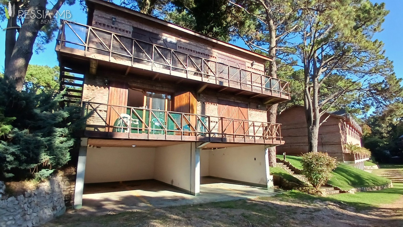 Complejo "Pinares del Mar" en venta - Calle 43 y Mar del Plata - en Mar Azul