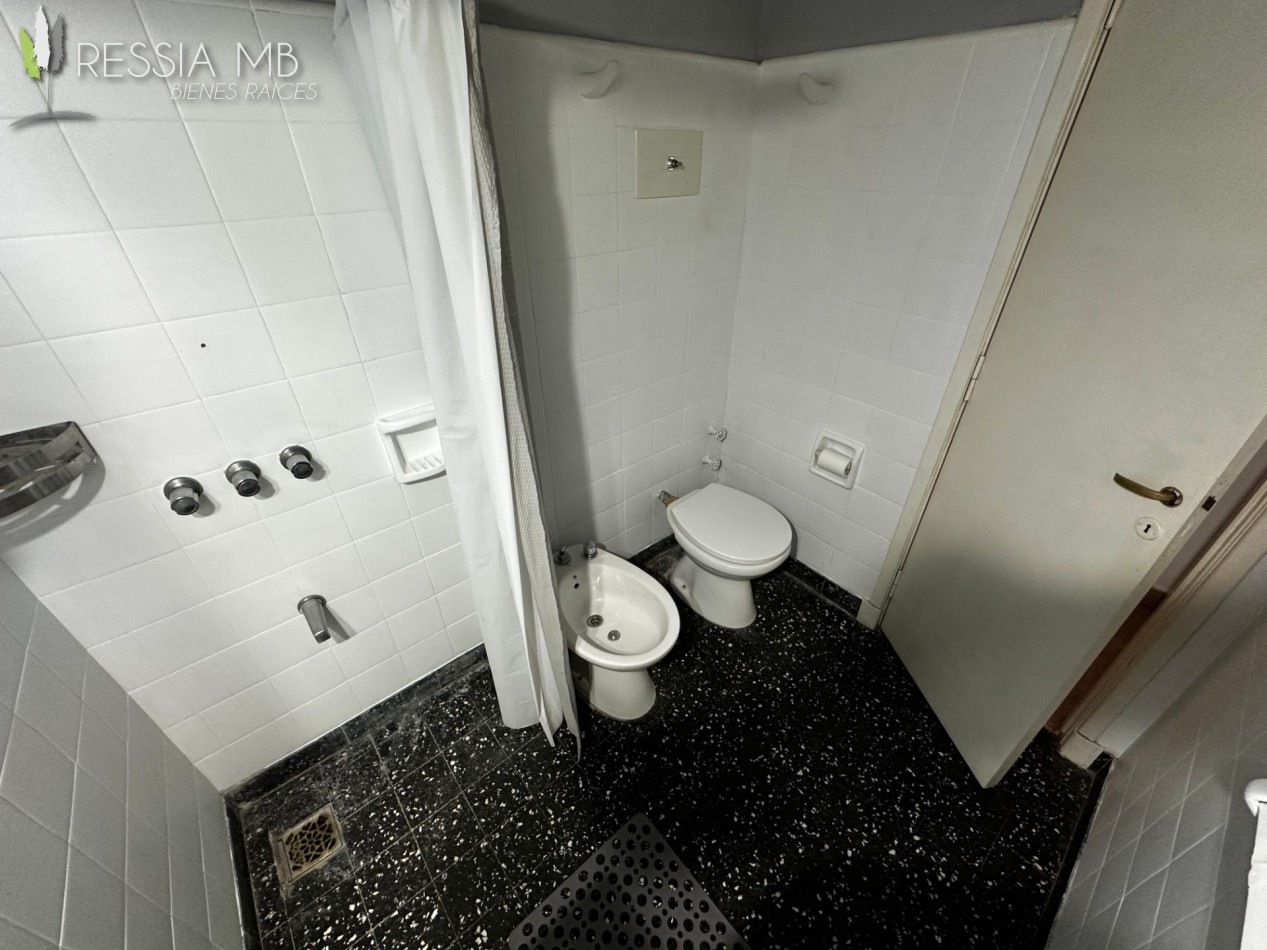 Duplex de 4 ambientes en venta con gas natural - Av. 7 e/104 y 105 - Villa Gesell