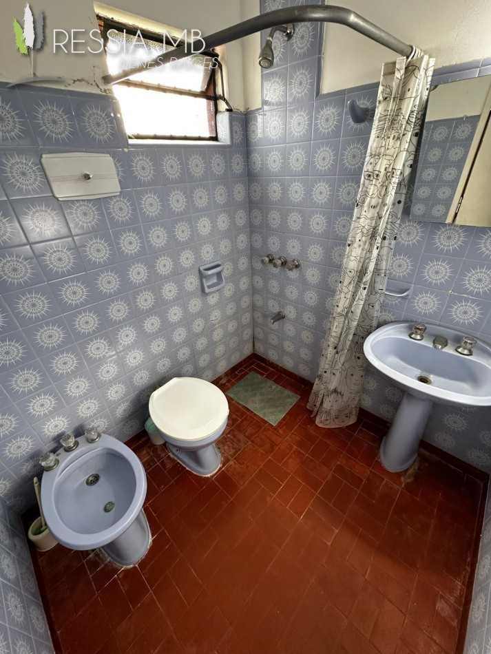 Duplex de 4 ambientes en venta con gas natural - Av. 7 e/104 y 105 - Villa Gesell