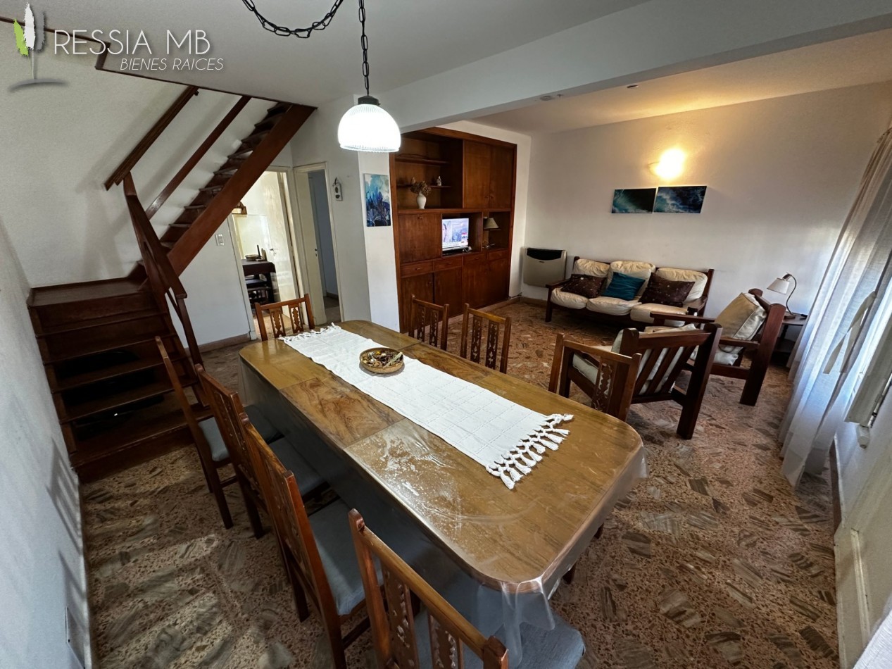 Duplex de 4 ambientes en venta con gas natural - Av. 7 e/104 y 105 - Villa Gesell