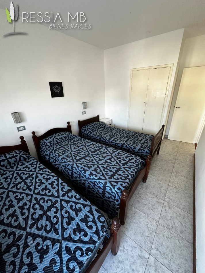 Duplex de 4 ambientes en venta con gas natural - Av. 7 e/104 y 105 - Villa Gesell