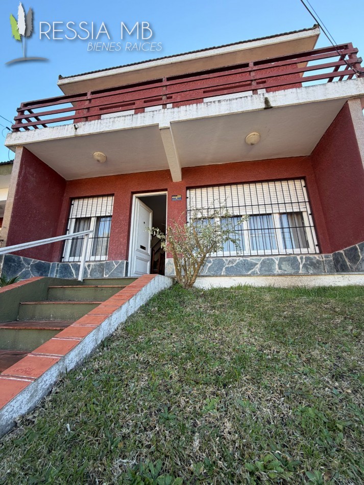 Duplex de 4 ambientes en venta con gas natural - Av. 7 e/104 y 105 - Villa Gesell