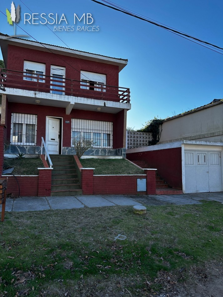 Duplex de 4 ambientes en venta con gas natural - Av. 7 e/104 y 105 - Villa Gesell